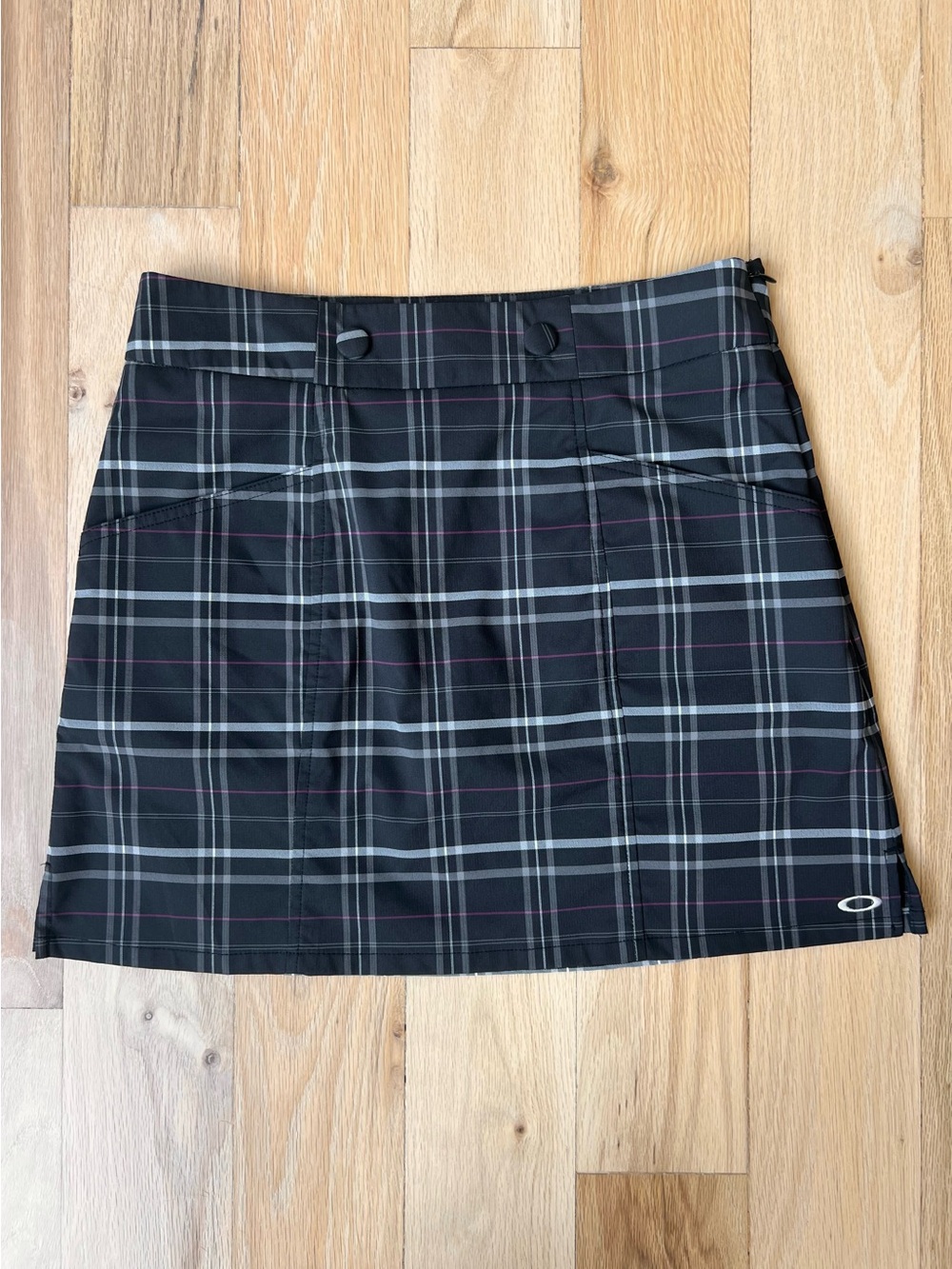 Oakley Black Plaid Mini Skort Women's Golf Athletic Skirt Dark Academia Size 2